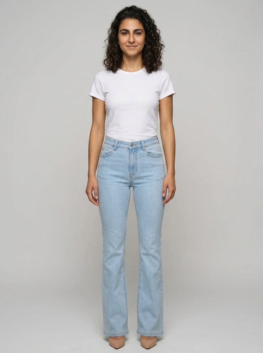 Jean Bootcut — Denim Clair